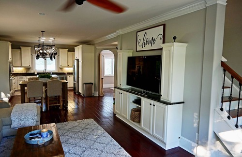 Emerald Isle House | Crystal Conch sleeps 16, private home close to beach access