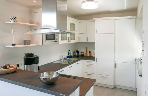 Trent Villa | "Crystal" Modern retreat