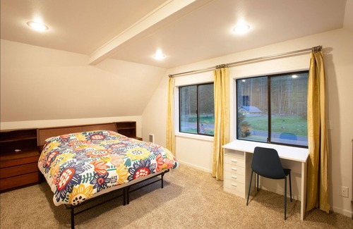 Enumclaw Cabin | Crystal Moon Cabin near Crystal Mountain, Mount Rainier Washington State