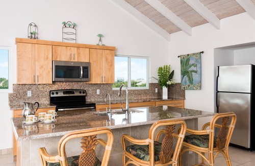 Ocean Point Villa | Crystal Sands BEACHFRONT Villa! Private pool! Best Value! Special Fall Discounts