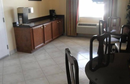 Southeast Houston Hotel | Crystal Suites