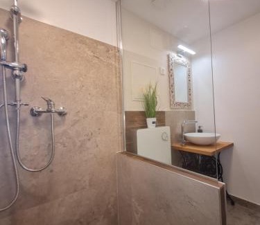 Tata Apartment | Csever Apartman