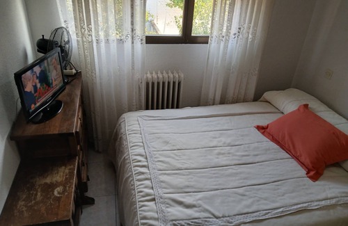 Toledo Bed & Breakfast | Cuarto Privado Doble Toledo Hospital