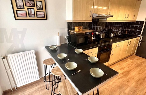 Cergy Apartment | ☀ Cuban Charm 2 Bedrooms Private Parking Near Train Station ❤