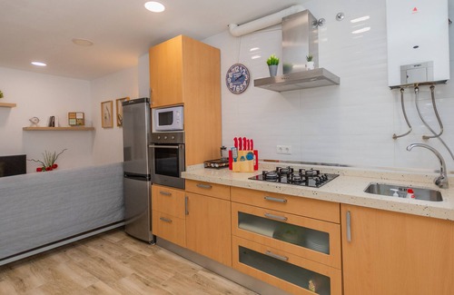 La Cala del Moral Apartment | Cubo's Beachside Calasa Apartment & Terrace/beach/air conditioning/free Wi-Fi