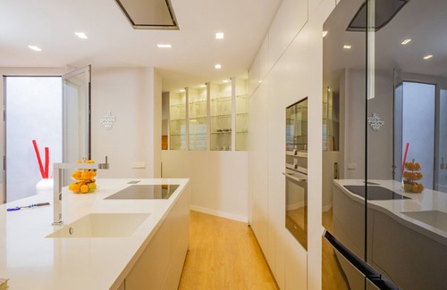 Centro Ski Chalet | Cubo's Gibralfaro Townhouse/malaga center/views/parking included