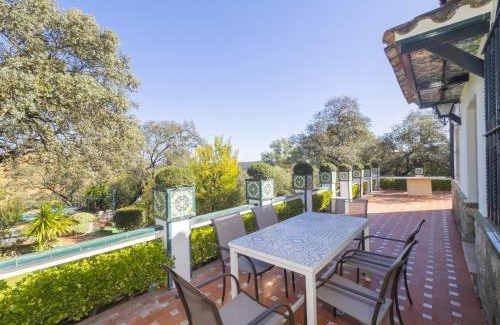 Guillena House | Cubo's Quinta de los Cisnes & minigolf included