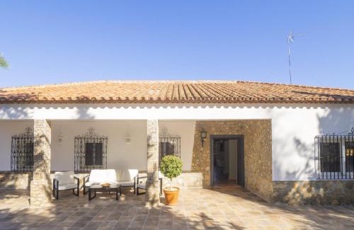 Guillena House | Cubo's Quinta de los Cisnes & minigolf included