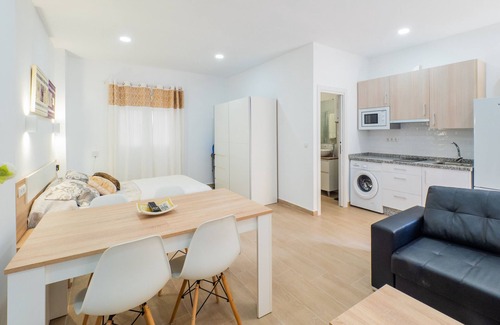 Carretera de Cadiz Apartment | Cubo's Urban Studio Turisbelen/city/free wifi