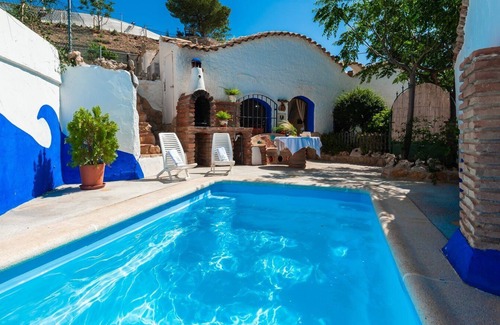 Hinojares Villa | Cueva de Lola Hinojares by Ruralidays