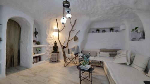 Baza Villa | Cueva OTTO Privada