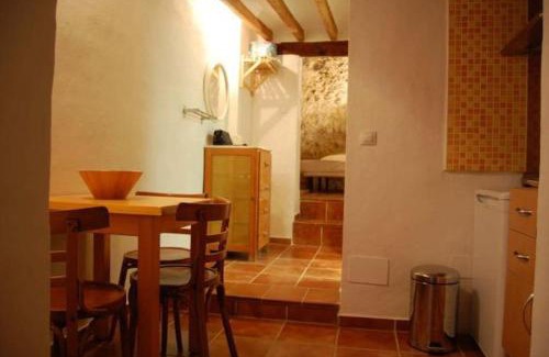 Alicante City Centre Apartment | Cueva Santa Cruz