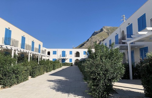 Macari House | Cuffa house with sea view