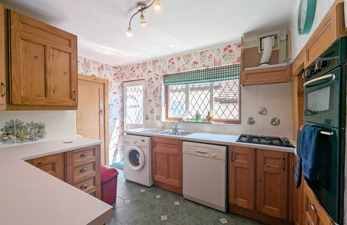 Felpham Cottage | Culver End - Felpham - a cottage that sleeps 6 guests in 3 bedrooms