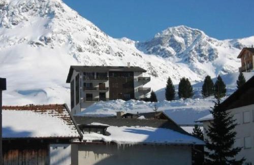 Bivio Apartment | Curtinfess Rezzonico