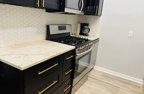 Uptown Historic District House | Cush Haven: 30+ Days, 1 Block to Parade Magic