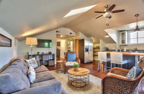 Temecula House | Custom built estate in Wine Country with amazing views/Includes Detached Casita!