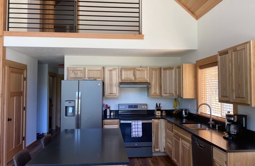 Vida House | Custom Built Home - Riverfront Home on the McKenzie River