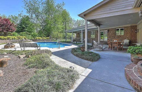 Bristol House | Custom Home on 14 Acres With Pool