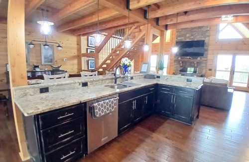 Wilson County Cabin | Custom log home on top of the world. Situated on 147 acres.