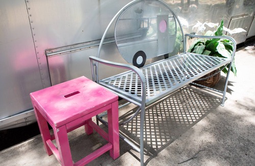 Tow House | CUTE 1962 RV with huge screened in gazebo ~1 mile from winery