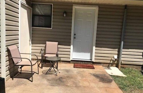 Griffin Apartment | Cute 2 bedroom/2 bathrooms home