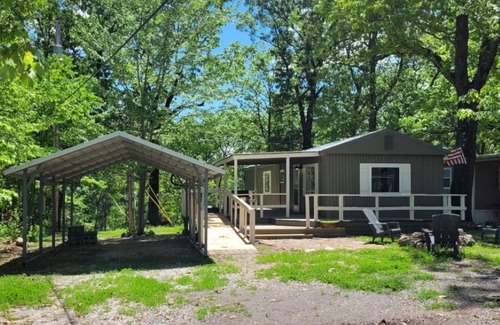 Park Hill House | Cute 2 Bedroom with Lake Access in Quiet Neighborhood - Sleeps 6