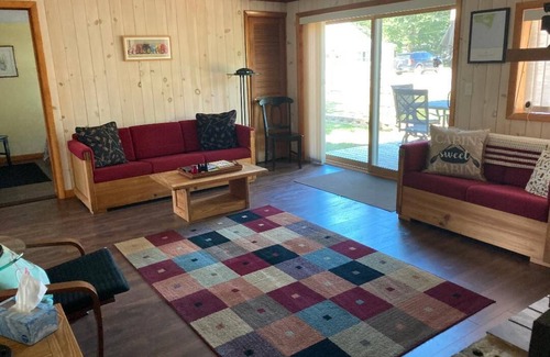 Tawas City House | Cute and cozy cottage with Lake Huron access