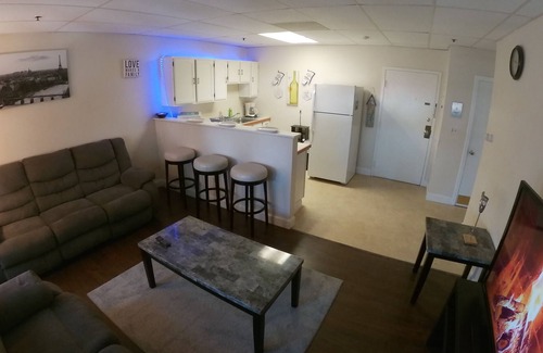 Beverly Apartment | Cute apartment in the heart of downtown Beverly