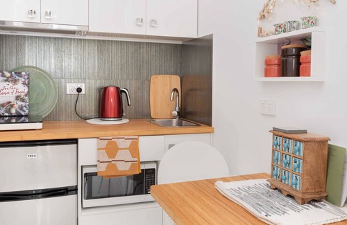 Lulworth Apartment | Cute as a Button by the Beach
