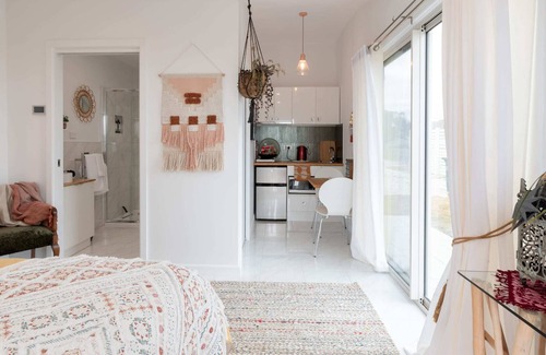 Lulworth Apartment | Cute as a Button by the Beach