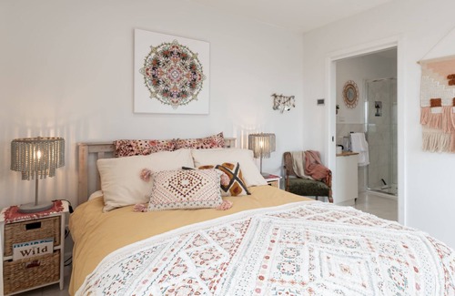 Lulworth Apartment | Cute as a Button by the Beach