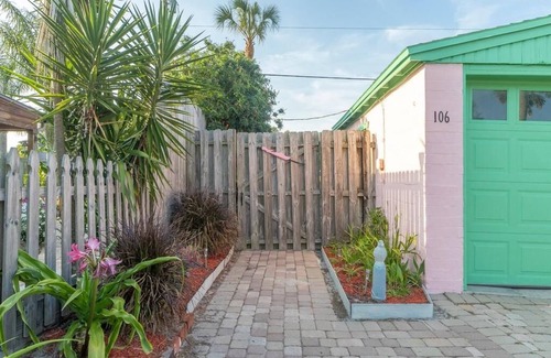 St. Augustine Beach House | Cute Beach Cottage ~ Steps to Pier Park and the Beach ~ Great Value!