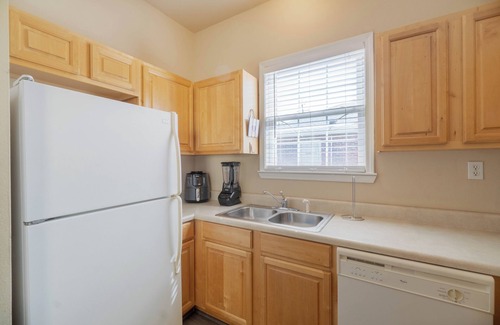 Old East Hill House | Cute Cottage | 2 Bed, 1 Bath