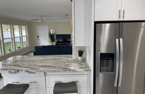 Vero Beach Cottage | Cute Cottage with pool, 7 minutes 2.1 miles to Vero's Best Beach, Pet Freindly