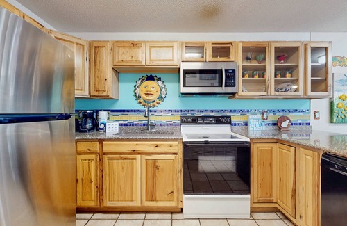 Seagrove Beach Condo | Cute ground floor condo w/shared pool, access to shuffleboard and tennis