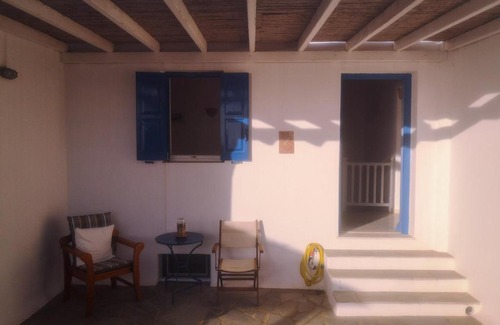 Agios Ioannis House | Cute Home with Lovely Sunset