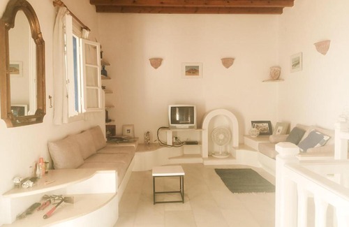 Agios Ioannis House | Cute Home with Lovely Sunset