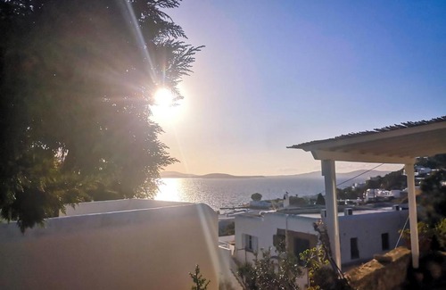 Agios Ioannis House | Cute Home with Lovely Sunset