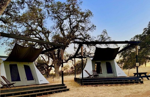 Wheatland RV Rental | Cute, Lakeside Glamping Bell Tent + Amenities, Wheatland, California