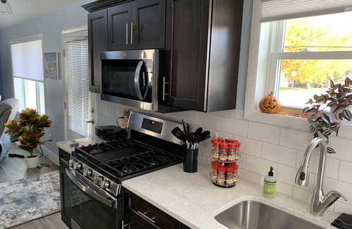 Caro House | Cute little bungalow on M-81