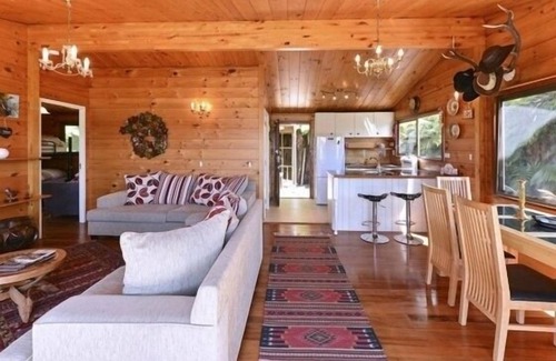Lake Tarawera Cottage | Cute lockwood with stunning lake views
