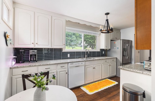 Hillwood House | Cute Mid Century Home - Be among Nashville stars - 5 Bed, 10 minutes to downtown
