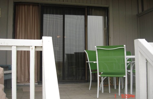 Saint Helena Island Condo | Cute Ocean Front Condo. Brand new deck to enjoy the ocean view.