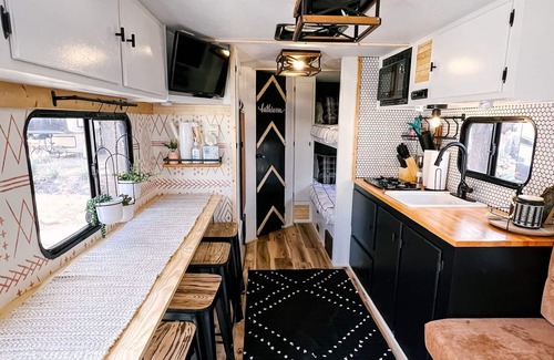 Leeds House | Cute Renovated RV Near Zion & St. George