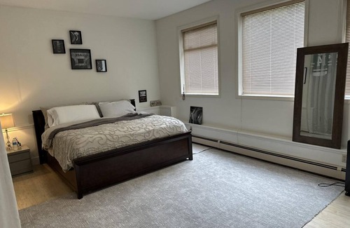 Surrey Bed & Breakfast | Cute semi private suite
