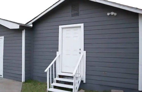 West Dallas Apartment | Cute Small Studio | Trinity Groves