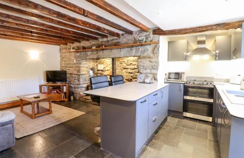 Llanbedr House | Cwm Yr Afon Cottage