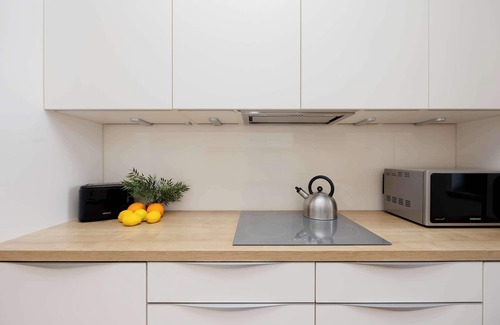 Mokotow Apartment | Cybernetyki 7H | Apartment | Parking | Desk