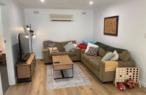 Wooragee House | Cycle on Star Lane